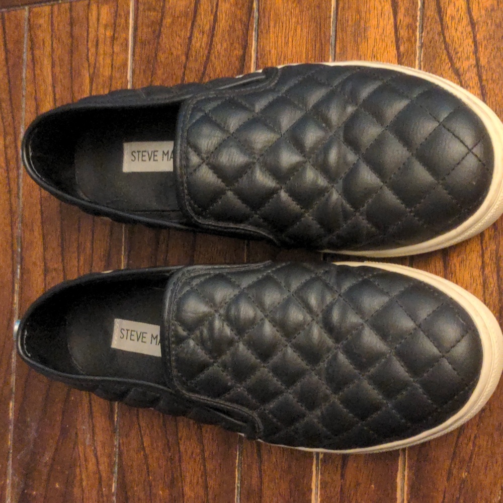 Steve Madden Women's s Slip On Black Diamond QuilteDesign Sneaker Shoes. Size 6B